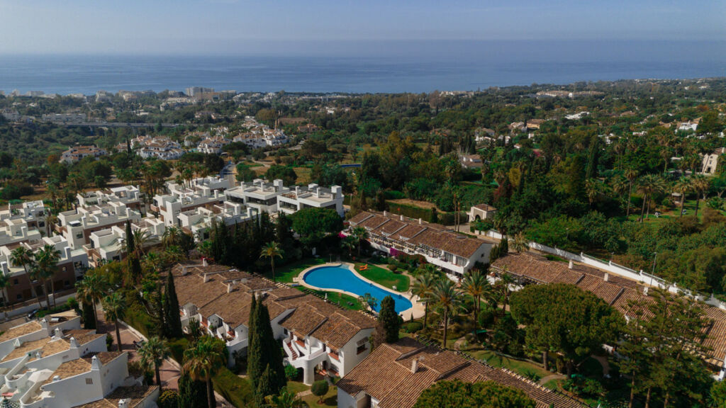 Middle Floor Apartment Sierra Blanca Málaga - image 13