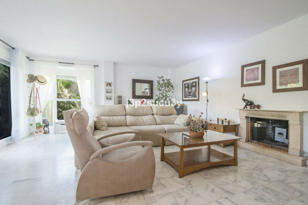 Semi-Detached House Estepona Málaga - image 13