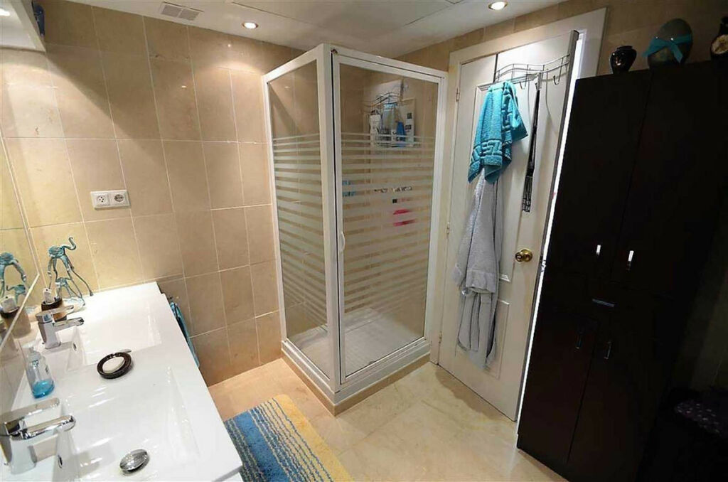 Top Floor Apartment Estepona Málaga - image 13