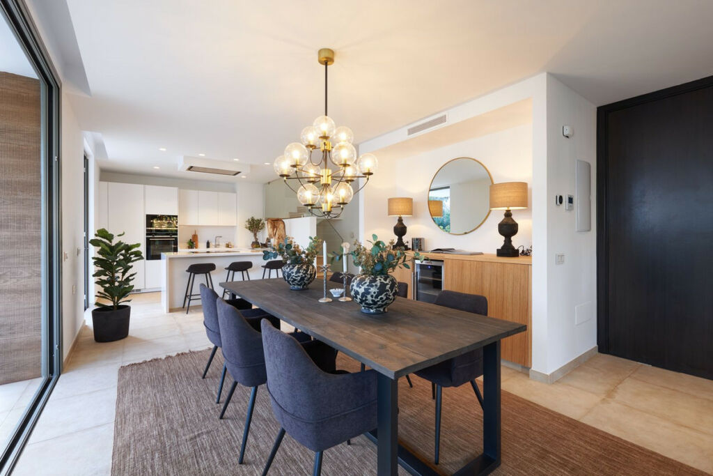 Detached Villa Estepona Málaga - image 13