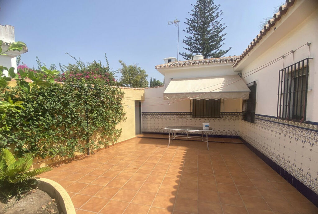 Detached Villa Elviria Málaga - image 13