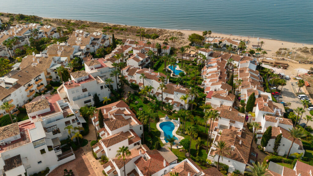 Middle Floor Apartment Bahía de Marbella Málaga - image 13