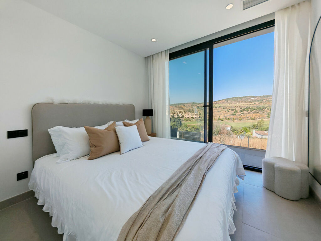 Detached Villa Estepona Málaga - image 15