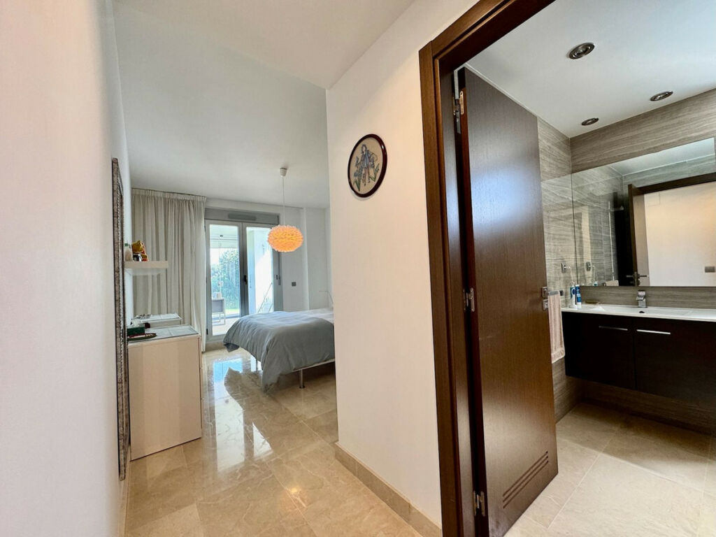Ground Floor Apartment La Mairena Málaga - image 13
