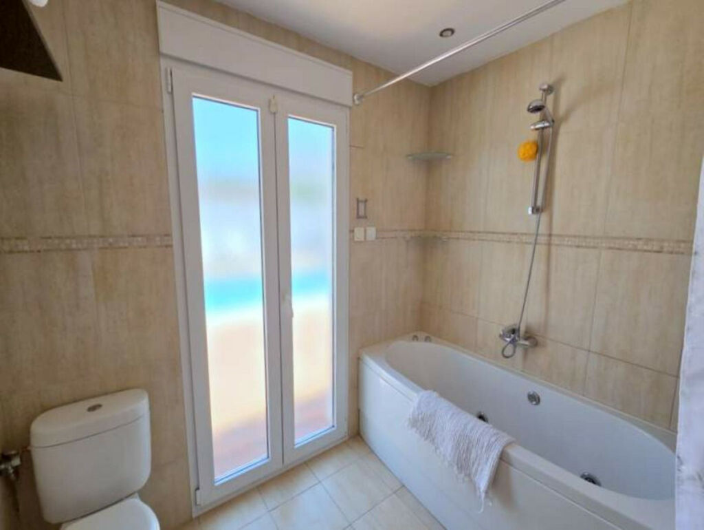 Detached Villa Manilva Málaga - image 13