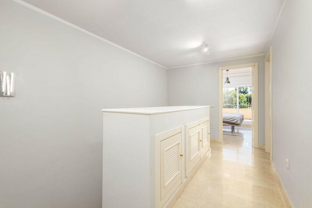 Semi-Detached House Riviera del Sol Málaga - image 13
