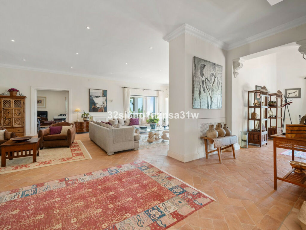 Detached Villa Sotogrande Cádiz - image 13