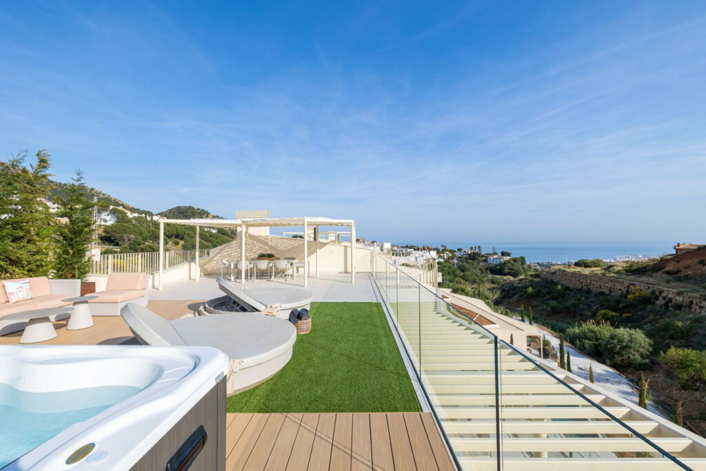 Penthouse Higueron Málaga - image 12