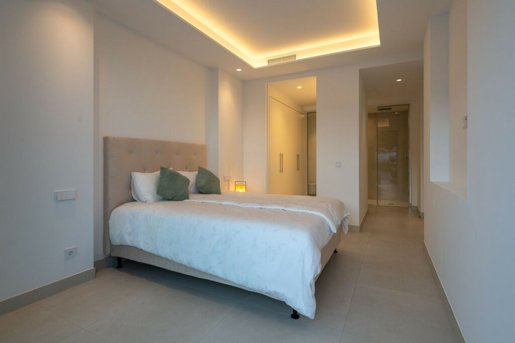 Detached Villa Benalmadena Pueblo Málaga - image 15