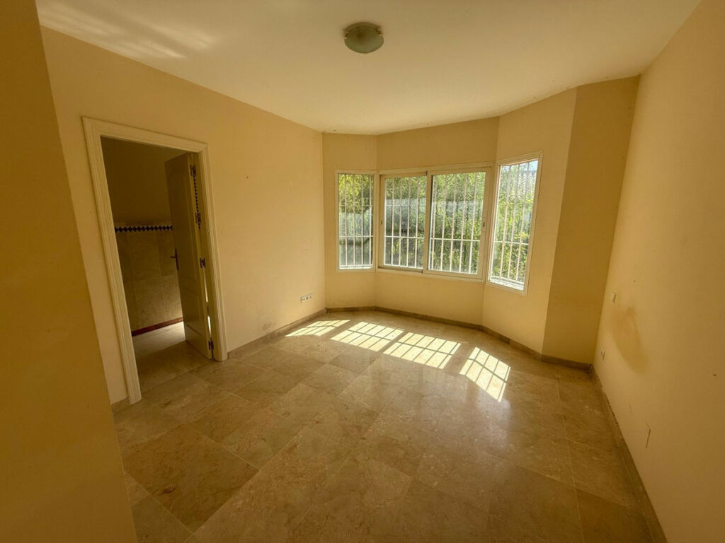 Townhouse Nueva Andalucía Málaga - image 13