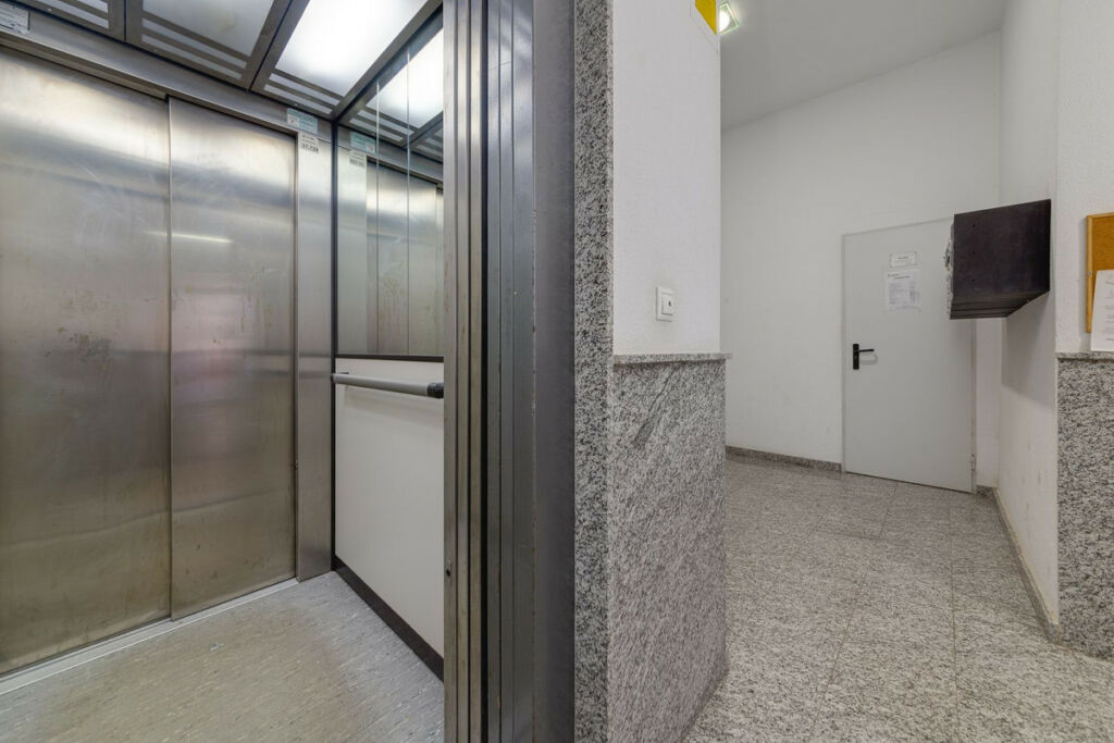 Middle Floor Apartment Torrevieja Alicante - image 13