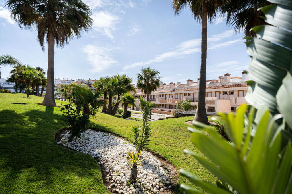 Middle Floor Apartment Casares Málaga - image 13