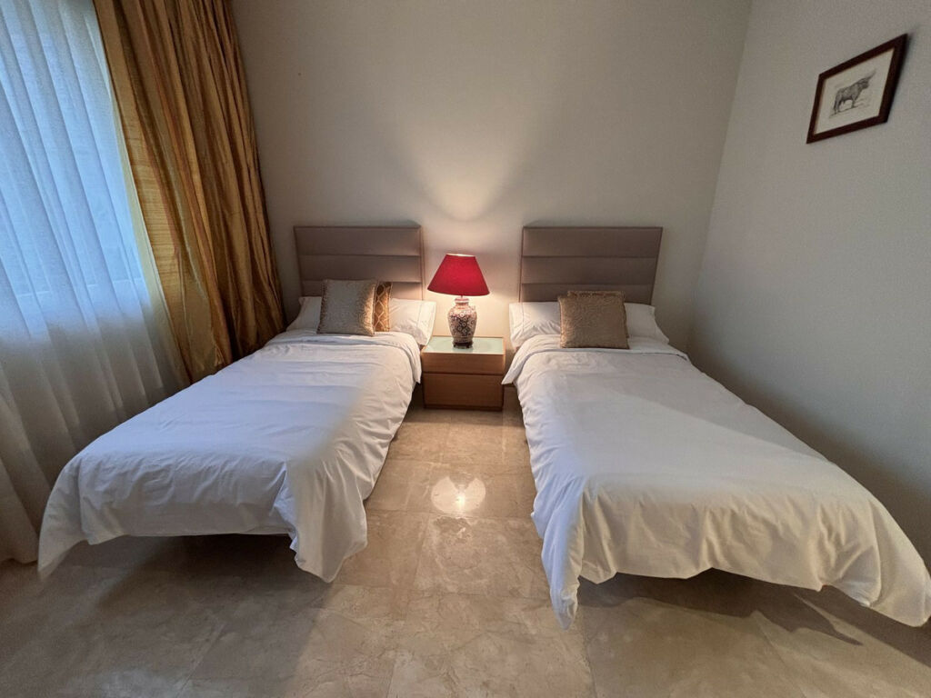 Middle Floor Apartment The Golden Mile Málaga - image 13