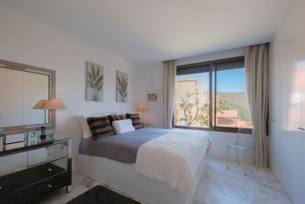 Middle Floor Apartment La Mairena Málaga - image 13