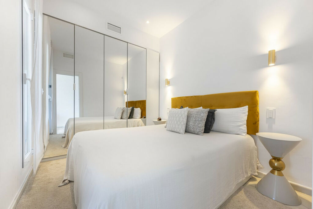 Top Floor Apartment Puerto Banús Málaga - image 13