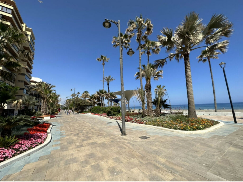Middle Floor Apartment Estepona Málaga - image 14