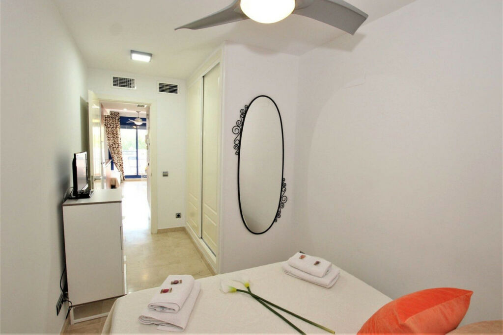 Middle Floor Apartment Torrequebrada Málaga - image 13