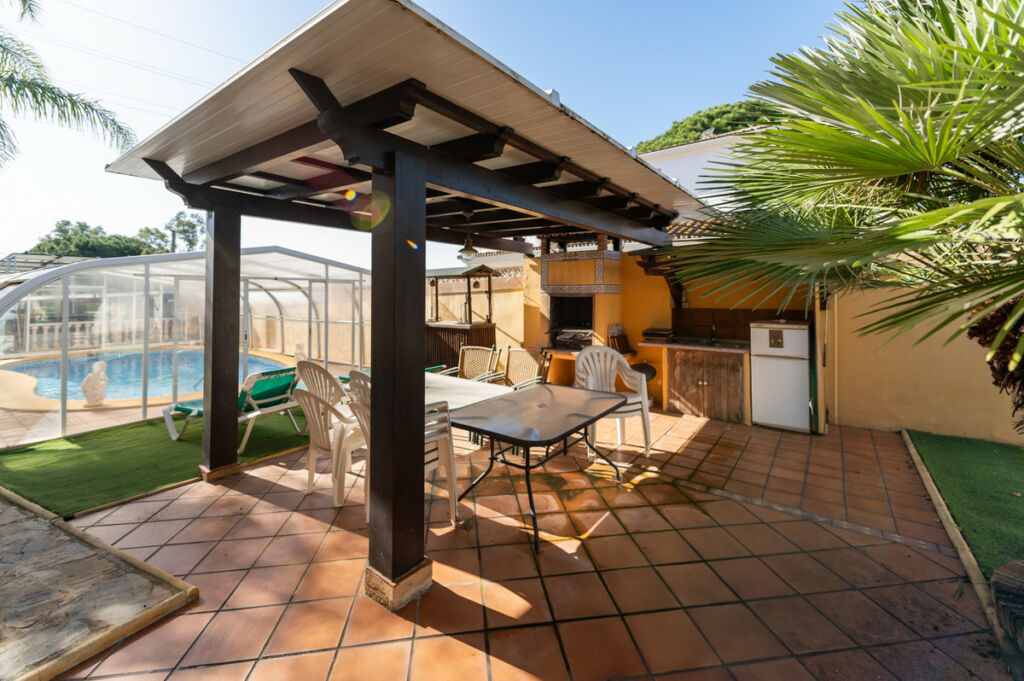 Detached Villa Las Chapas Málaga - image 13