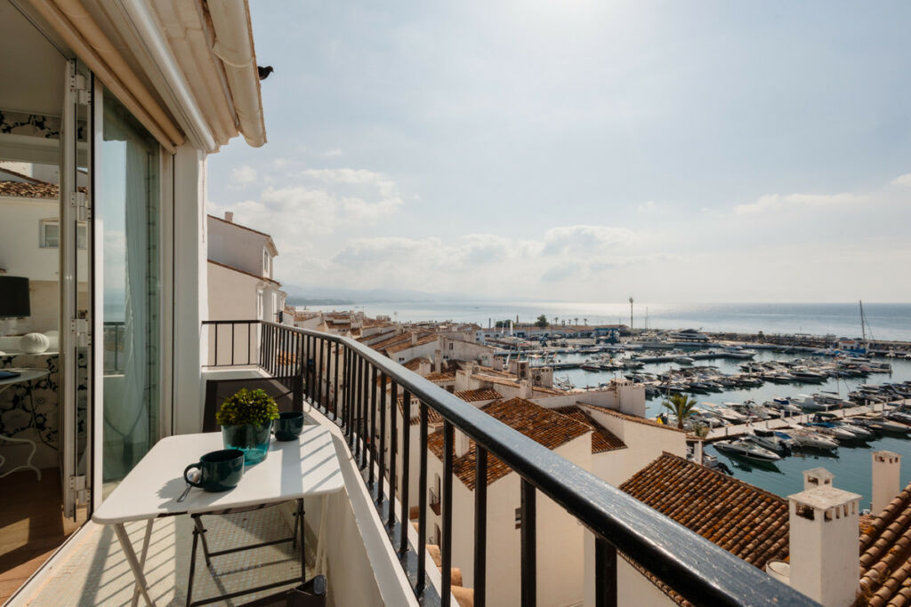 Middle Floor Apartment Puerto Banús Málaga - image 13