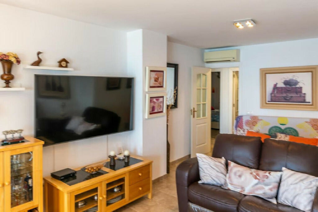 Middle Floor Apartment Carvajal Málaga - image 13