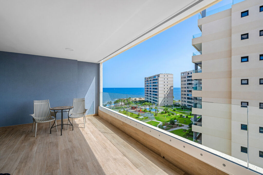 Middle Floor Apartment Punta Prima Alicante - image 13