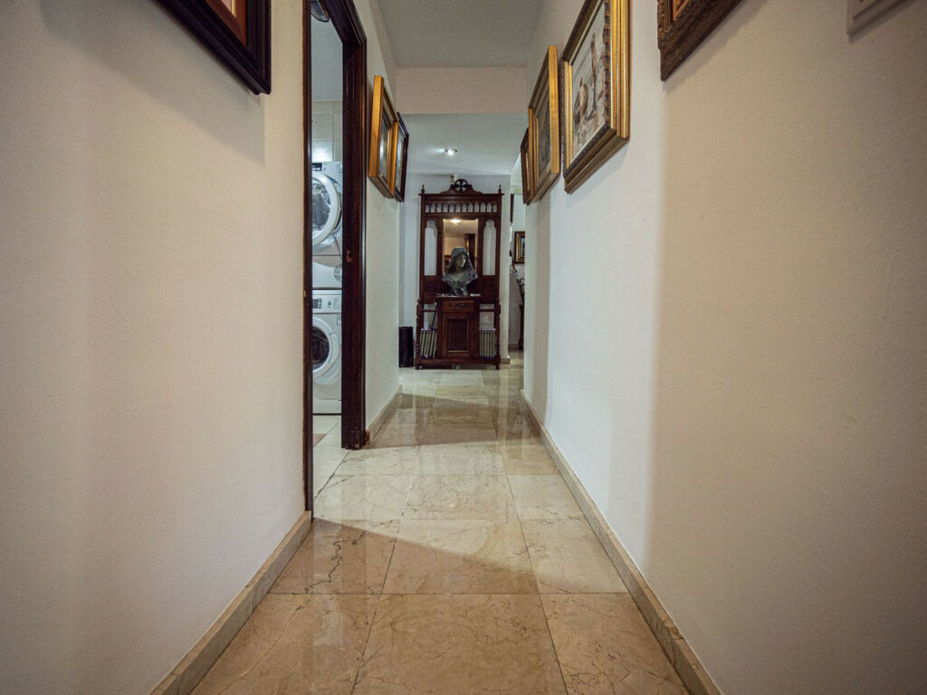 Middle Floor Apartment Benalmadena Málaga - image 13