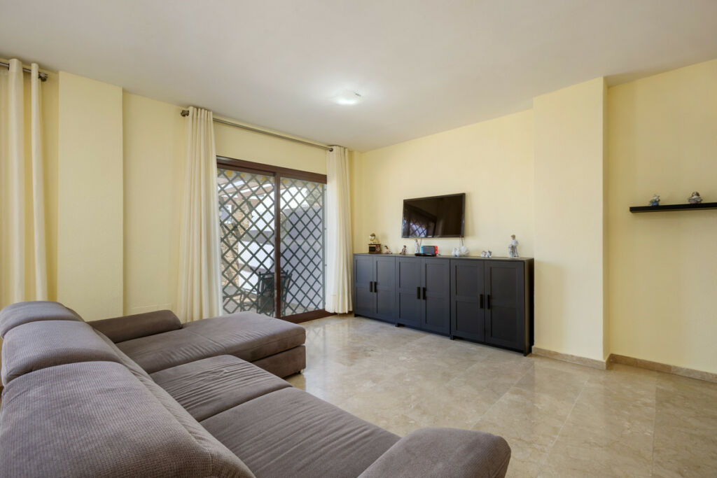 Ground Floor Apartment The Golden Mile Málaga - image 13