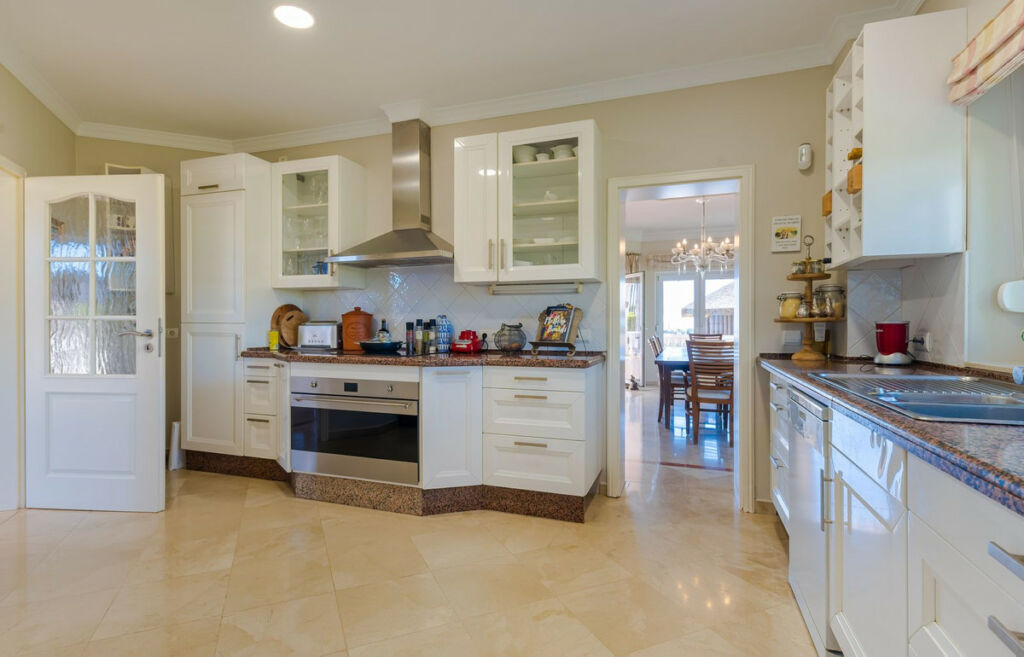 Detached Villa Benahavís Málaga - image 13