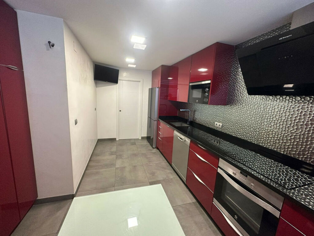 Middle Floor Apartment Nueva Andalucía Málaga - image 13