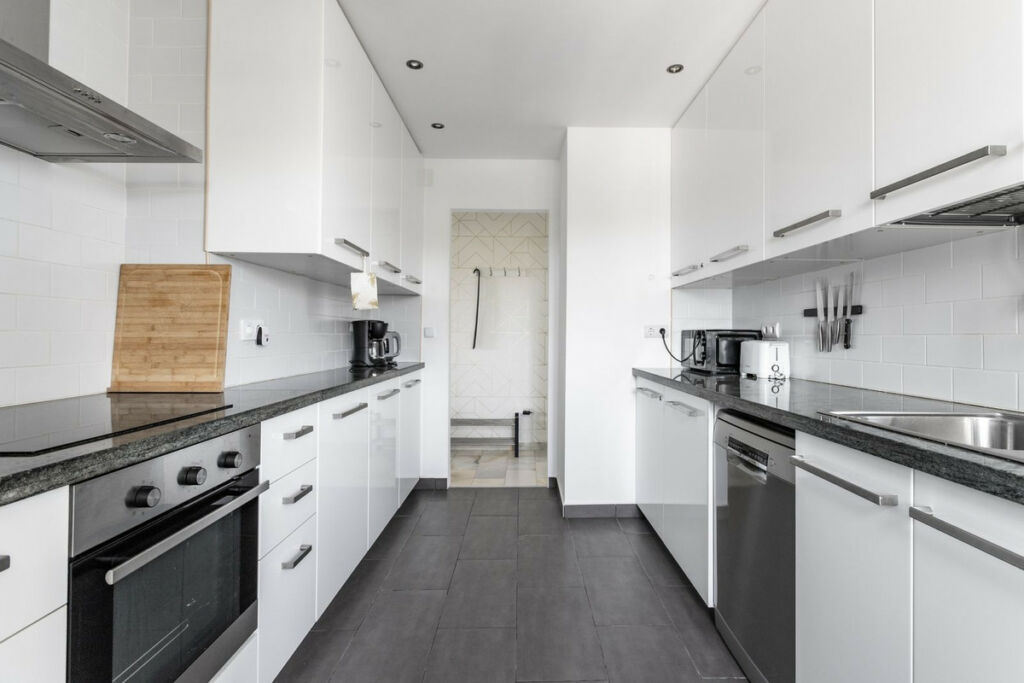 Middle Floor Apartment Calahonda Málaga - image 12