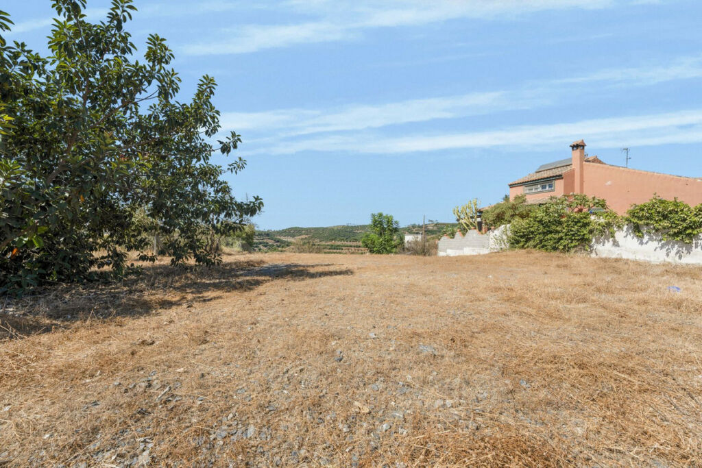 Residential Plot Almayate Málaga - image 15