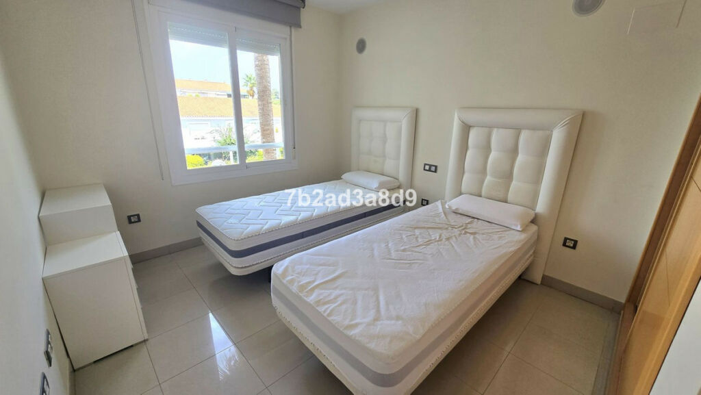Middle Floor Apartment New Golden Mile Málaga - image 13