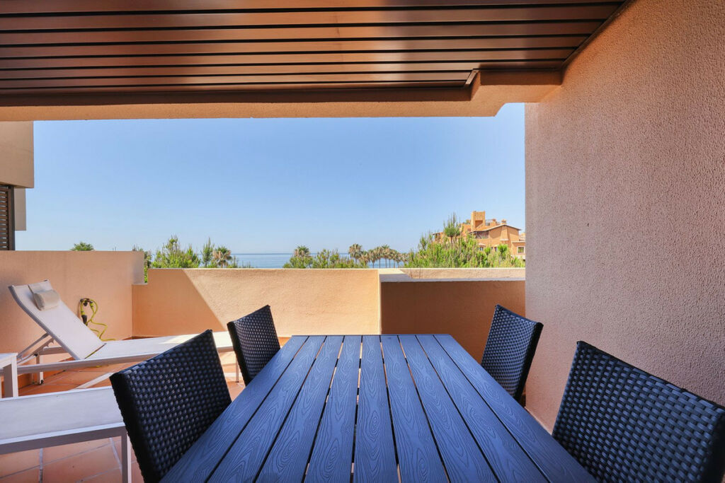 Middle Floor Apartment Estepona Málaga - image 13