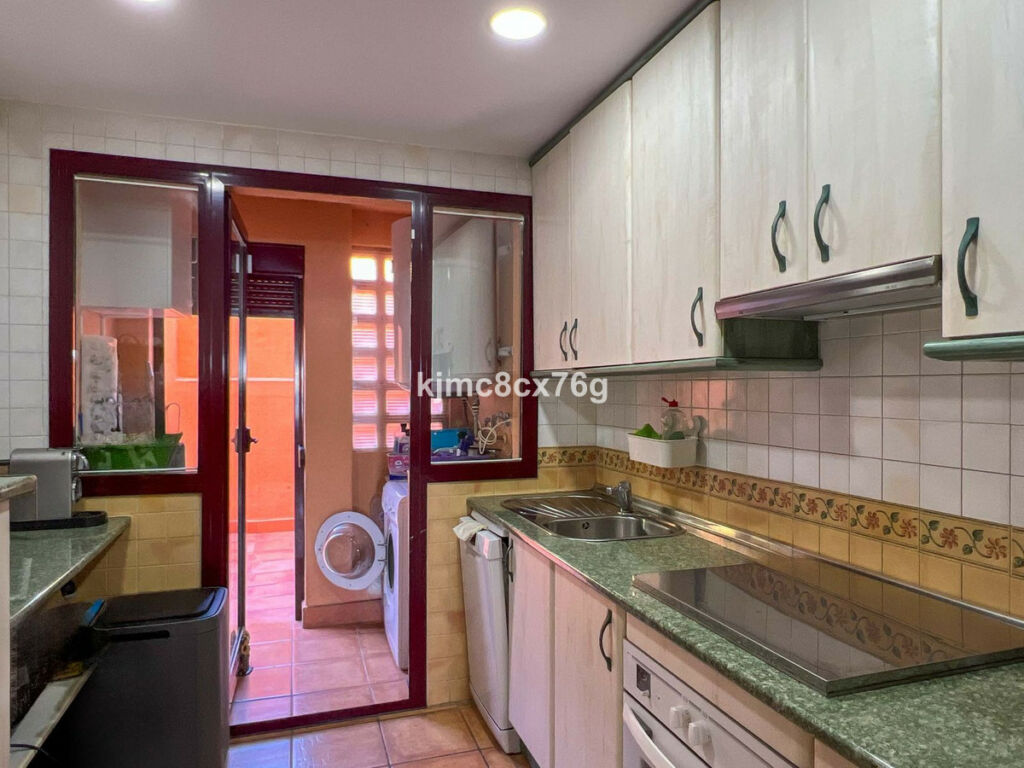 Middle Floor Apartment Calahonda Málaga - image 13