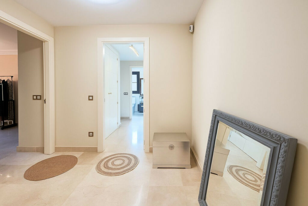 Middle Floor Apartment Benahavís Málaga - image 16