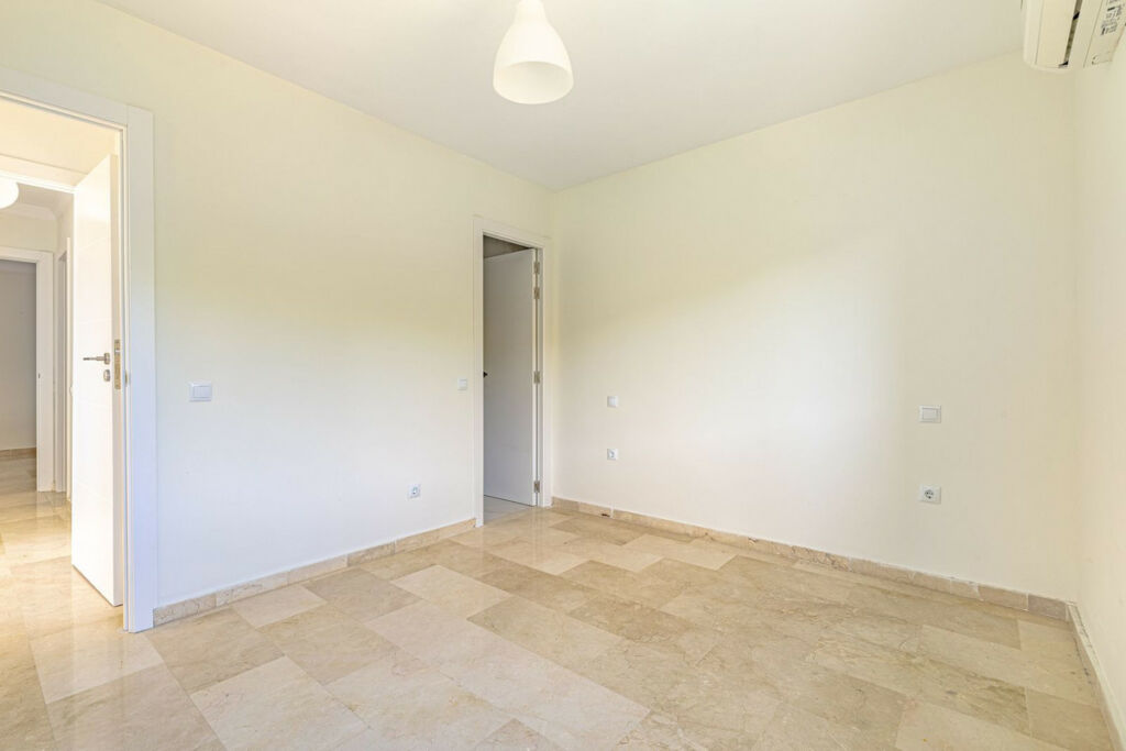 Top Floor Apartment Marbella Málaga - image 12