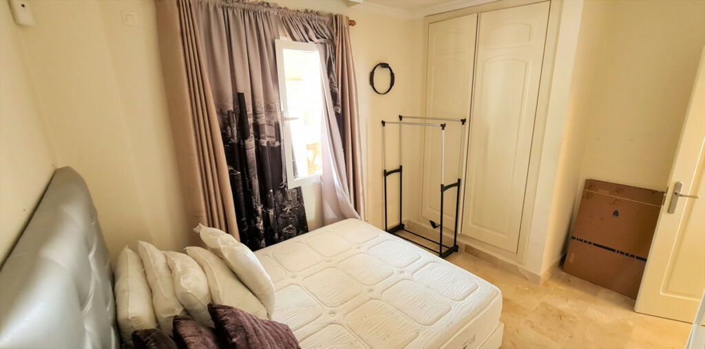 Middle Floor Apartment Calahonda Málaga - image 14