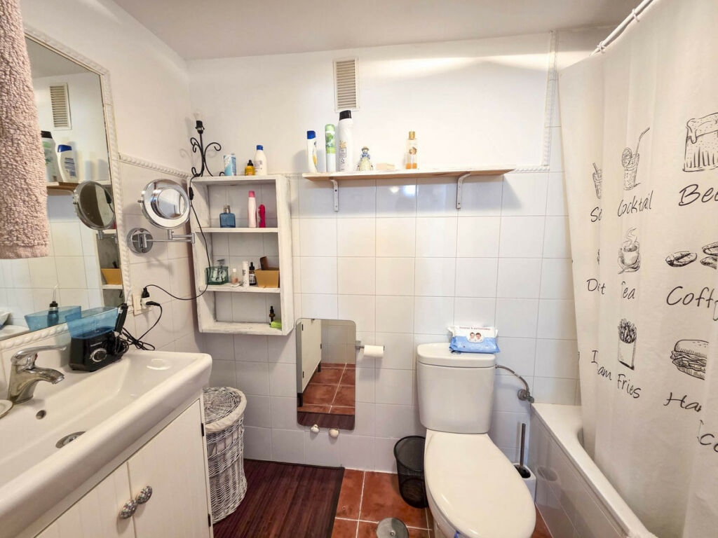 Middle Floor Apartment Casares Playa Málaga - image 14
