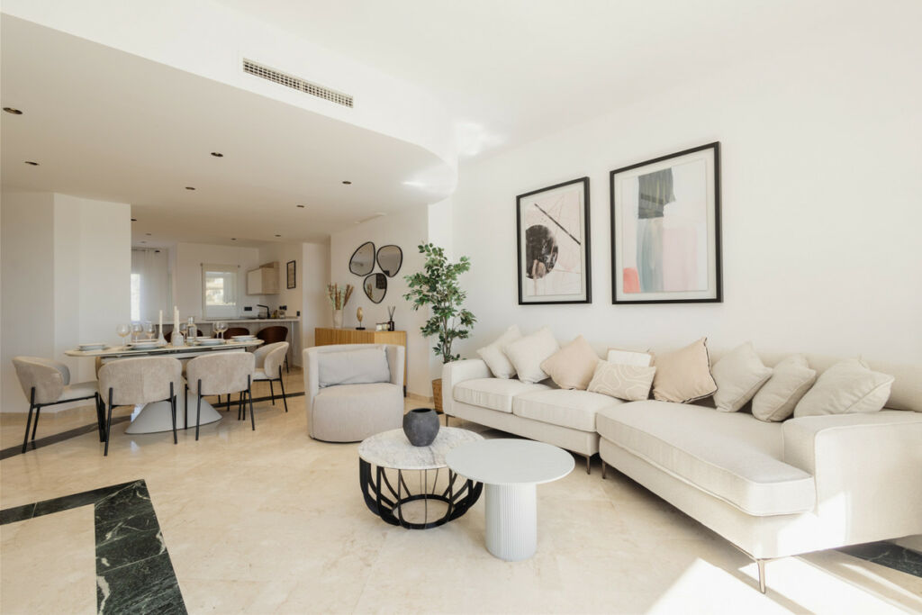 Middle Floor Apartment Elviria Málaga - image 14
