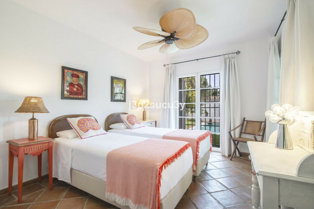Detached Villa Benamara Málaga - image 14