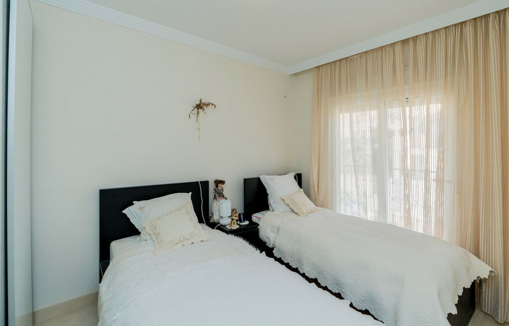 Semi-Detached House Riviera del Sol Málaga - image 14