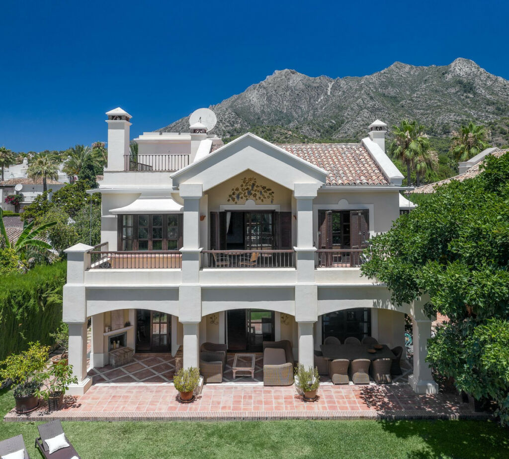 Detached Villa Marbella Málaga - image 14