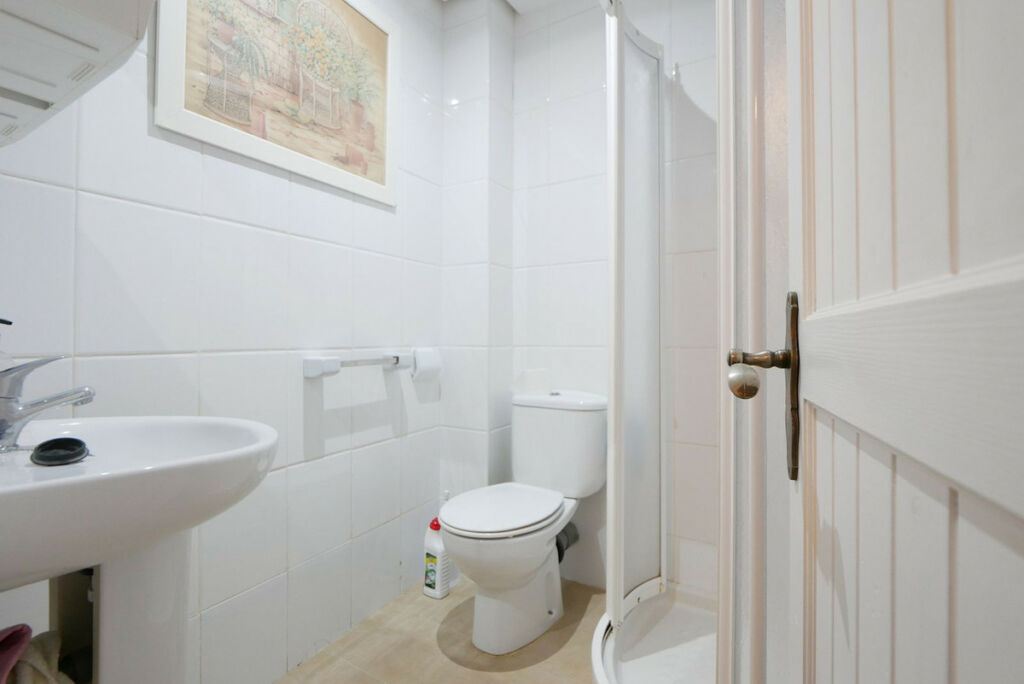 Middle Floor Apartment Cabopino Málaga - image 14