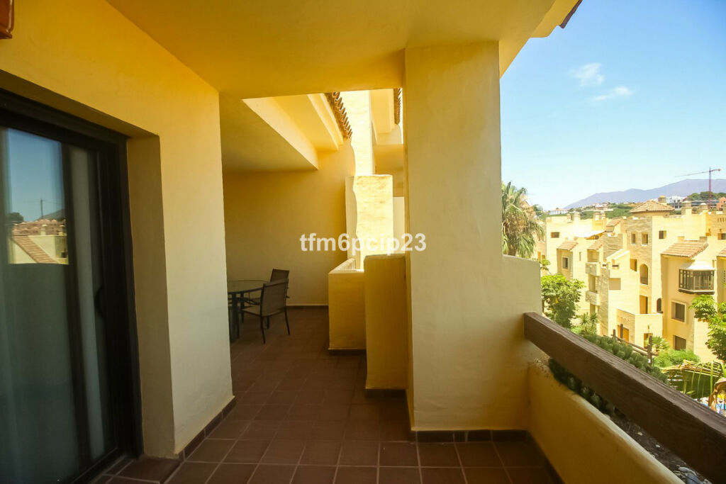 Middle Floor Apartment La Duquesa Málaga - image 14