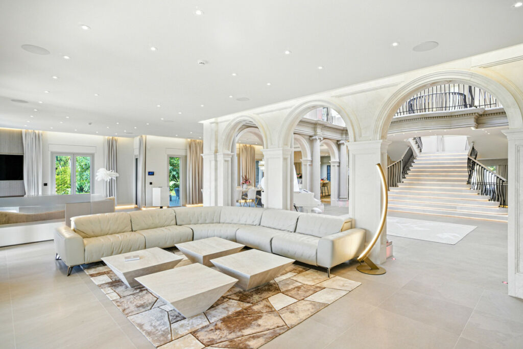 Detached Villa Sierra Blanca Málaga - image 16