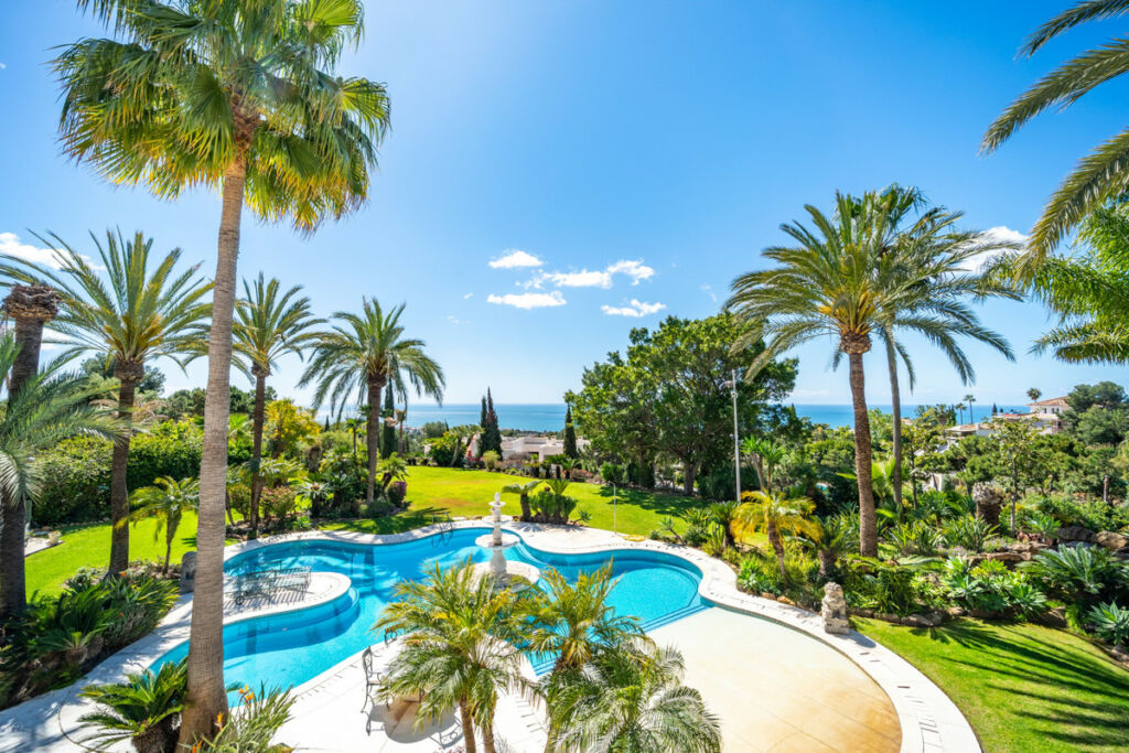 Detached Villa The Golden Mile Málaga - image 14