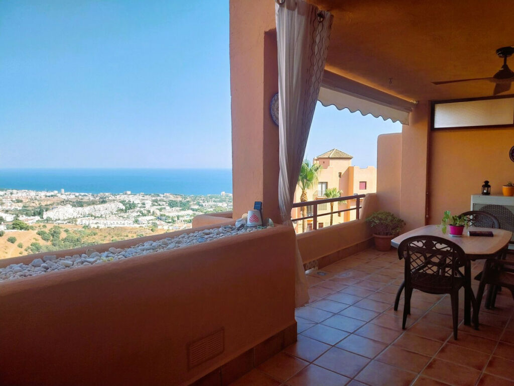 Middle Floor Apartment Calahonda Málaga - image 14