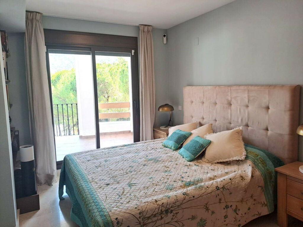 Middle Floor Apartment Benahavís Málaga - image 14