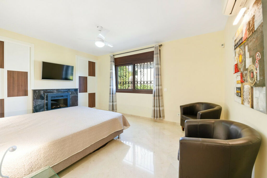 Detached Villa Atalaya Málaga - image 14