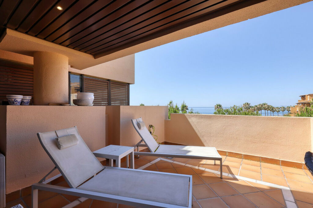 Middle Floor Apartment Estepona Málaga - image 14